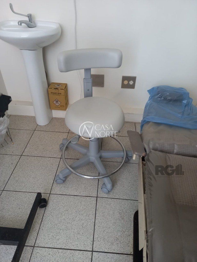 Sala Comercial à venda , Avenida Taquara no bairro Petrópolis em Porto Alegre