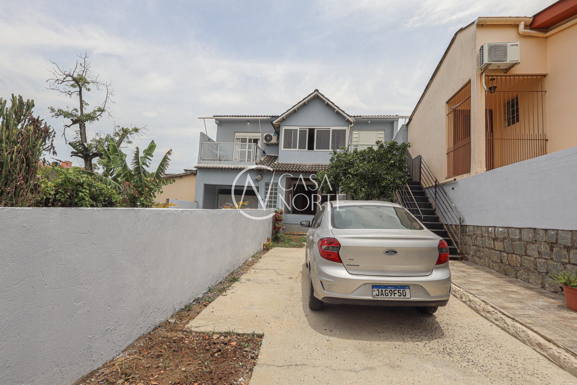 Casa à venda com 4 quartos, 277m², 2 suítes, 3 vagas, Rua Noel Rosa no bairro Jardim Sabará em Porto Alegre