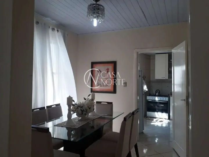 Casa à venda com 3 quartos, 250m², 2 suítes, 3 vagas, Rua Roque Gonzales no bairro Jardim Botânico em Porto Alegre