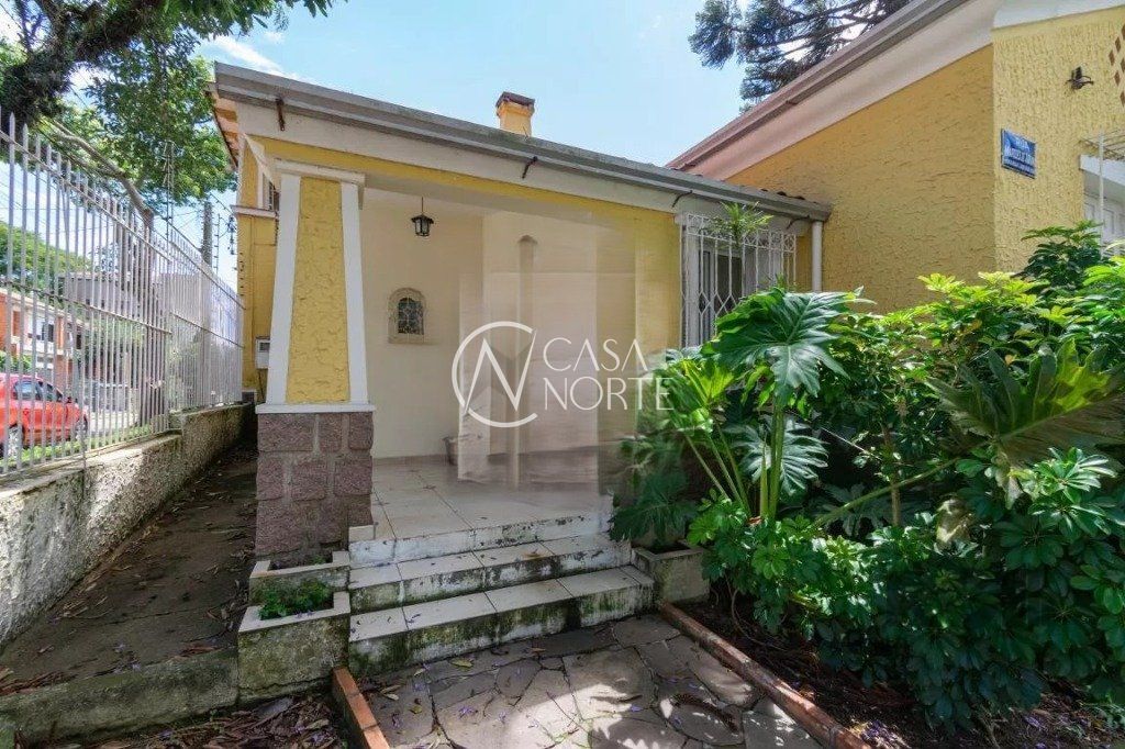 Casa à venda com 3 quartos, 200m², 1 suíte, 2 vagas, Rua Marquês de Abrantes/ Antônio Ribeiro no bairro Santo Antônio em Porto Alegre