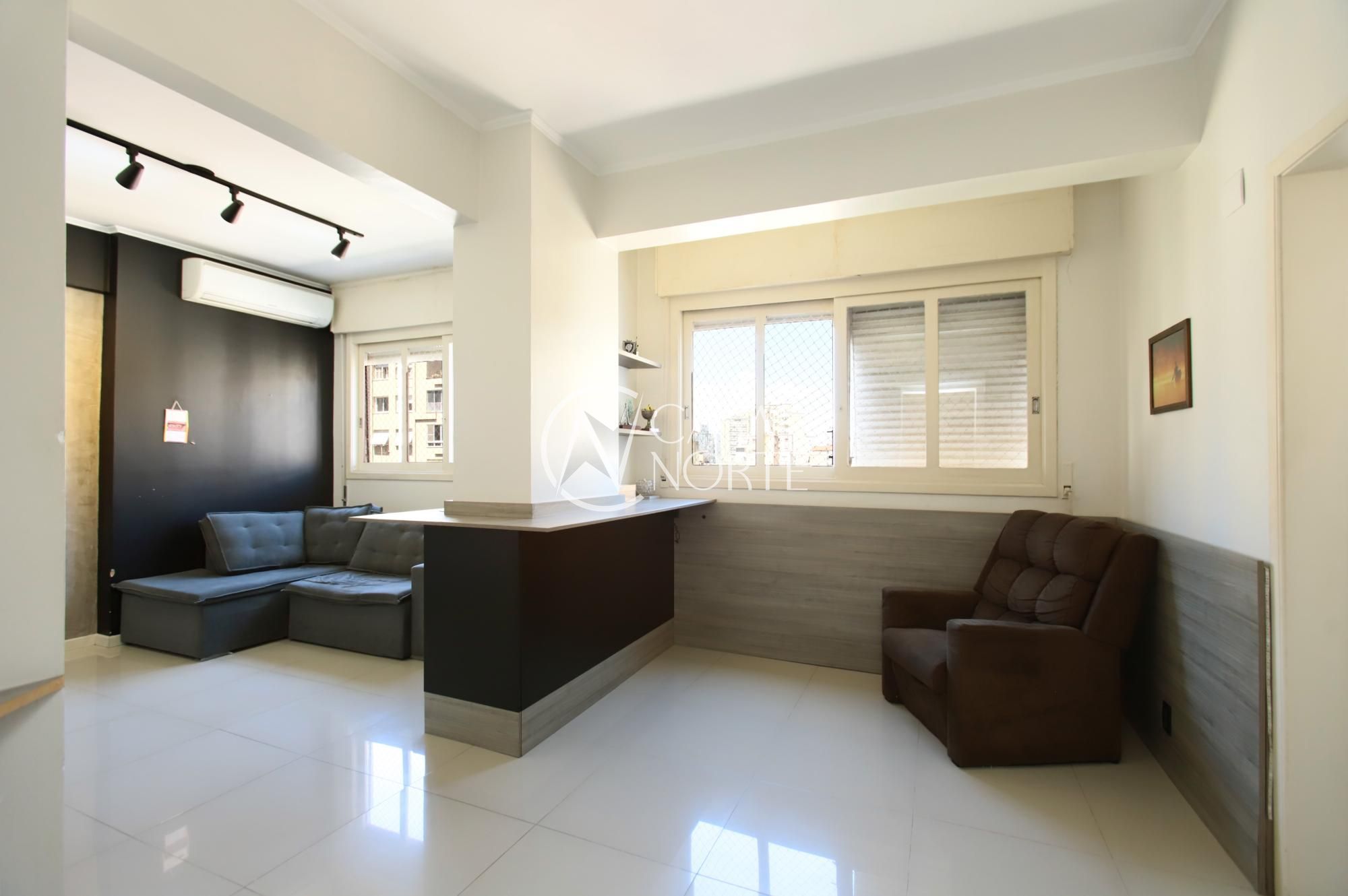 Apartamento à venda com 2 quartos, 63m², 1 suíte, 1 vaga, Rua Duque de Caxias no bairro Centro Histórico em Porto Alegre