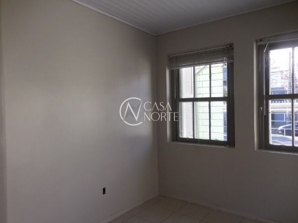 Casa Comercial à venda , 242m², 5 vagas, Rua Doutor Timoteo no bairro Floresta em Porto Alegre