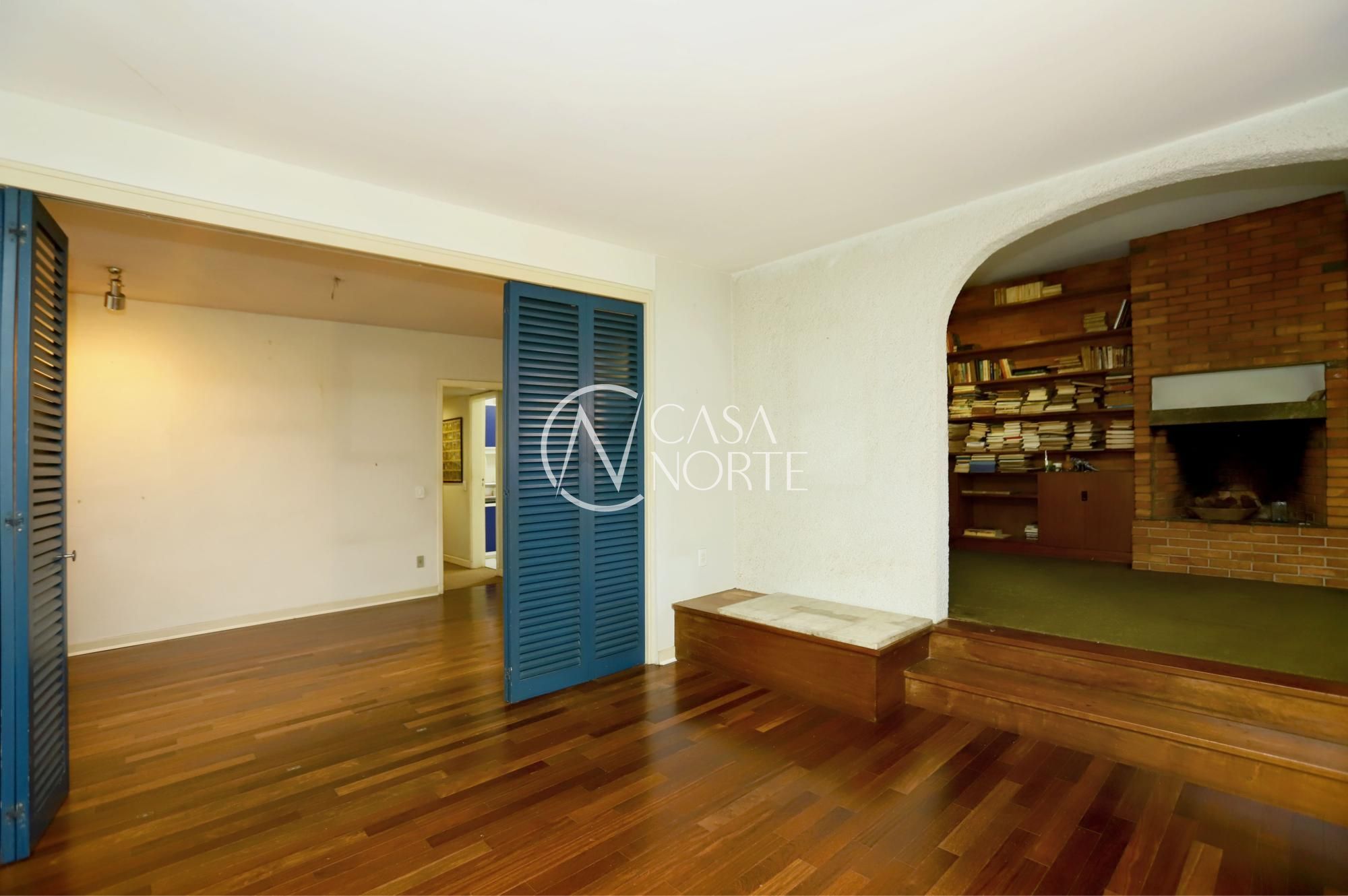 Casa Comercial à venda com 3 quartos, 221m², 2 vagas, Rua Professor Langendonck no bairro Petrópolis em Porto Alegre