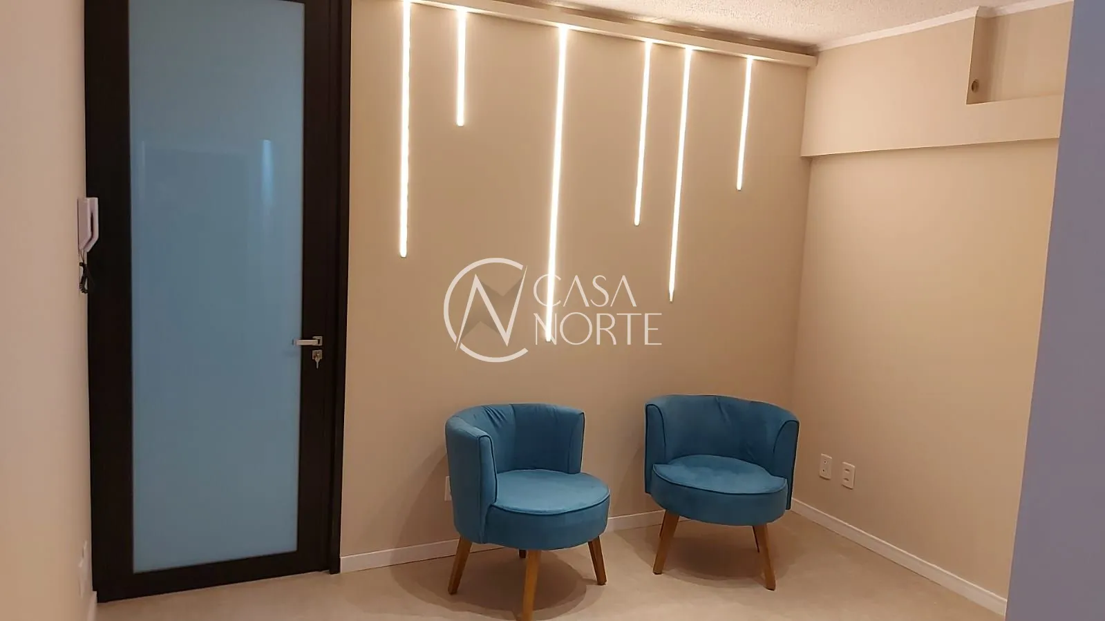 Sala Comercial à venda com 1 quarto, 44m², 1 vaga, Avenida Padre Cacique no bairro Praia de Belas em Porto Alegre