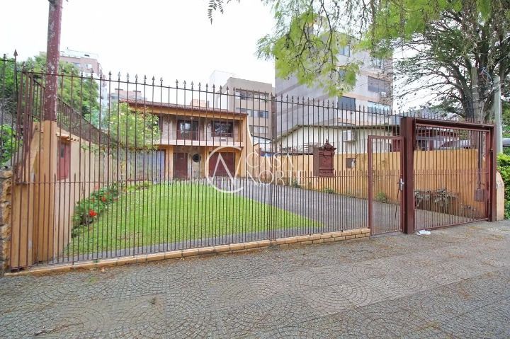 Sobrado à venda com 3 quartos, 223m², 1 suíte, 2 vagas, Avenida João Wallig no bairro Passo da Areia em Porto Alegre
