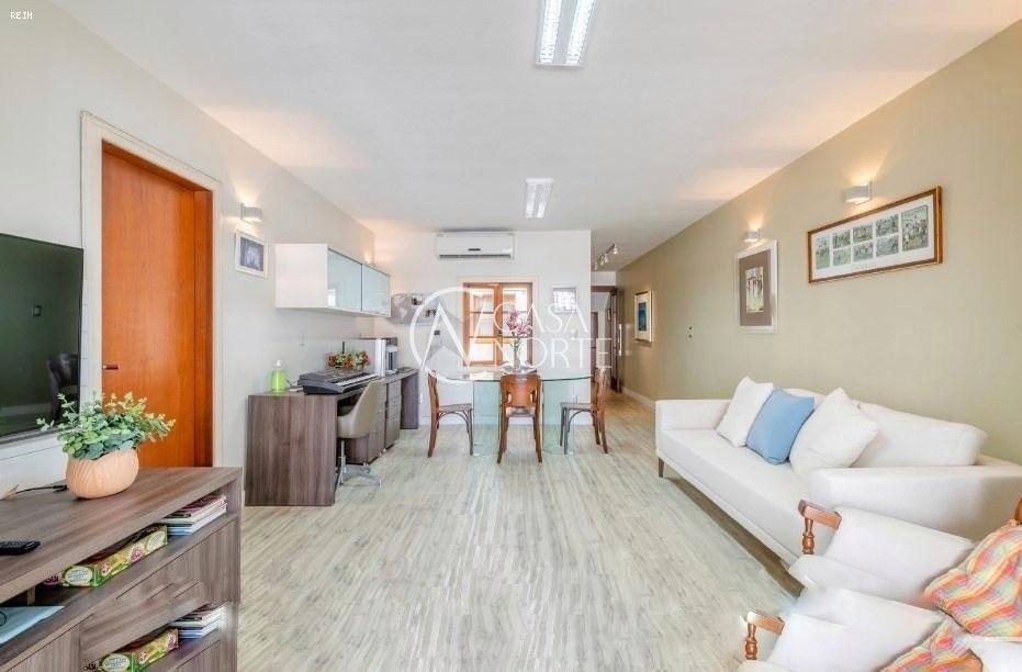 Casa à venda com 3 quartos, 240m², 1 suíte, 1 vaga, Rua Pinheiro Machado no bairro Independência em Porto Alegre