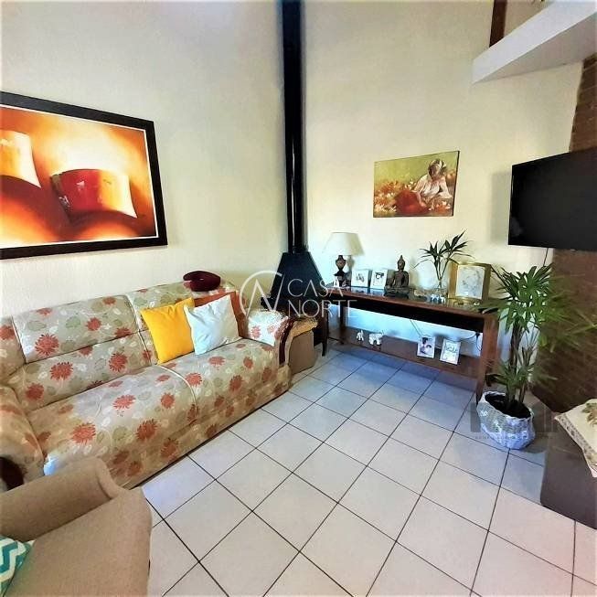 Casa à venda com 3 quartos, 115m², 2 vagas, Rua Constantino Fernando Onorato Bottini no bairro Hípica em Porto Alegre