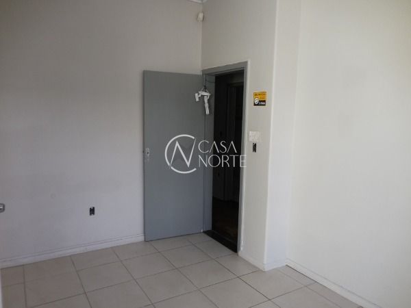 Casa Comercial à venda , 242m², 5 vagas, Rua Doutor Timoteo no bairro Floresta em Porto Alegre