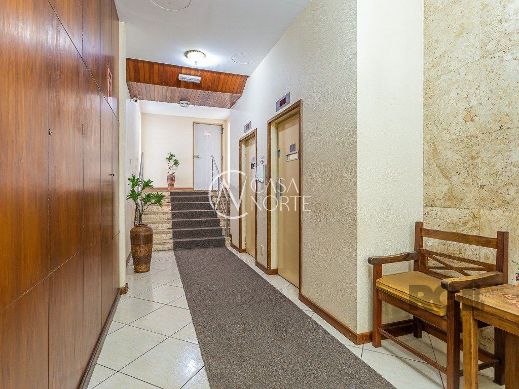 Apartamento à venda com 3 quartos, 110m², 1 suíte, 1 vaga, Avenida Cristóvão Colombo no bairro Floresta em Porto Alegre