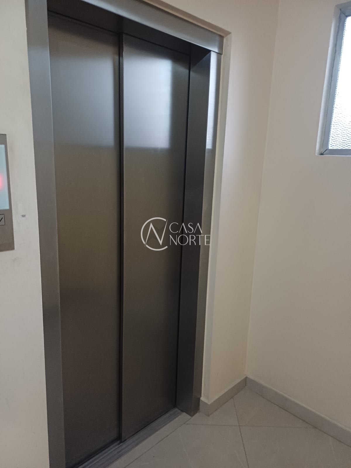 Apartamento à venda com 2 quartos, 56m², 1 vaga, Rua Aracy Froes no bairro Jardim Sabará em Porto Alegre