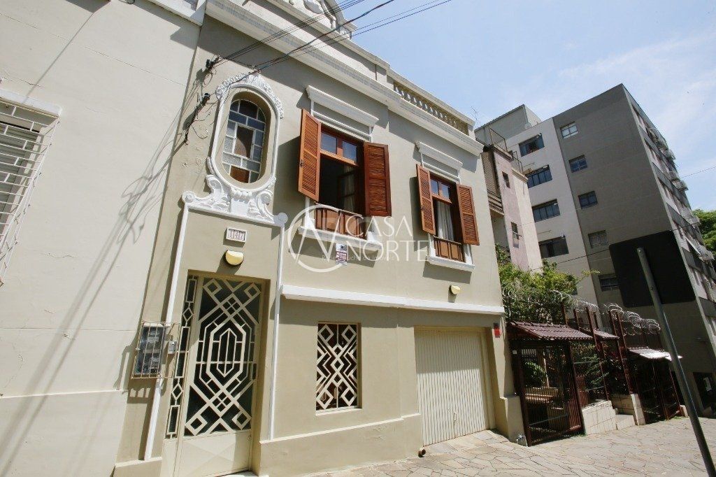 Casa à venda com 3 quartos, 240m², 1 suíte, 1 vaga, Rua Pinheiro Machado no bairro Independência em Porto Alegre