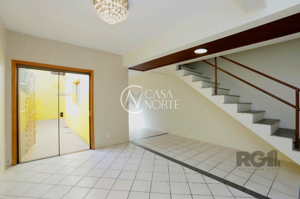 Casa à venda com 3 quartos, 163m², 1 suíte, 1 vaga, Rua Abdo Jorge Curi no bairro Parque Santa Fé em Porto Alegre