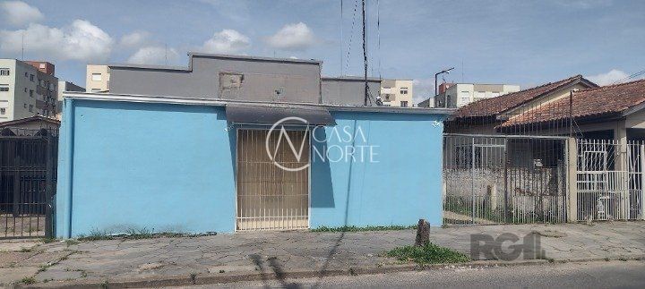 Casa à venda com 6 quartos, 500m², 4 vagas, Nove de Junho no bairro Partenon em Porto Alegre