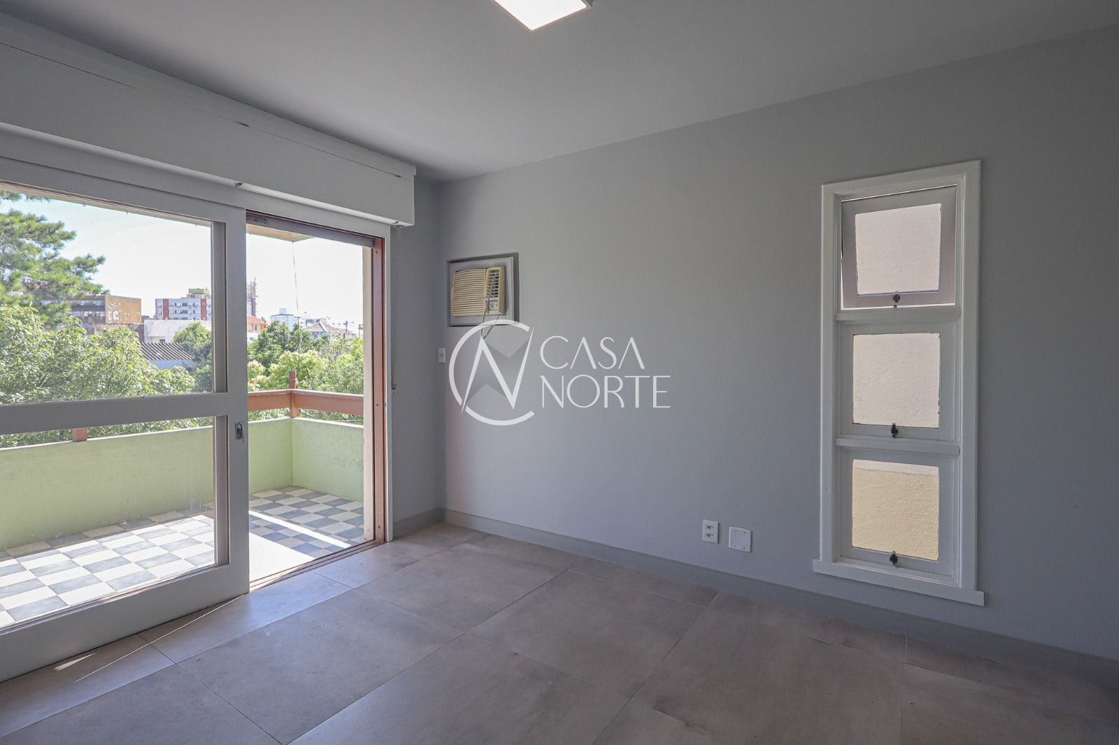 Apartamento à venda com 2 quartos, 71m², 1 vaga, Rua Olinda no bairro São Geraldo em Porto Alegre