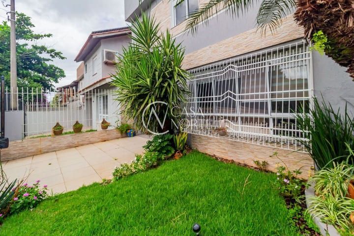 Casa de Condomínio à venda com 3 quartos, 200m², 1 suíte, 2 vagas, Rua Ronaldo Molina de Quadros no bairro Mário Quintana em Porto Alegre