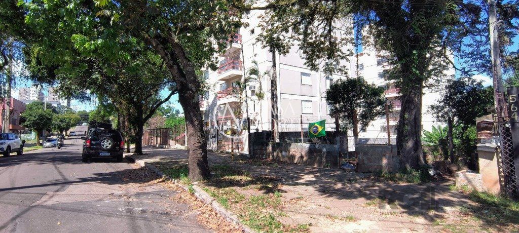 Terreno à venda  com 219m², Rua Dário Totta no bairro Teresópolis em Porto Alegre