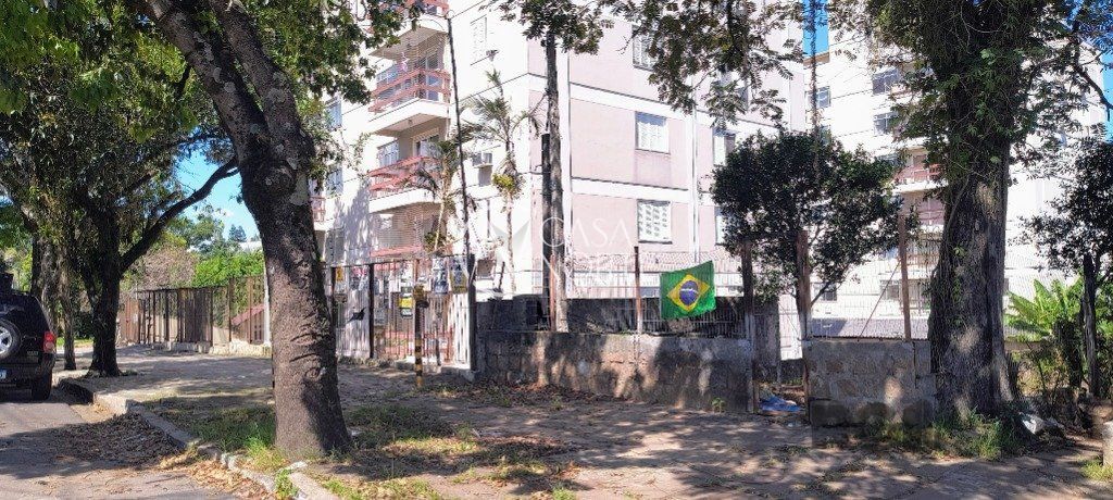 Terreno à venda  com 219m², Rua Dário Totta no bairro Teresópolis em Porto Alegre