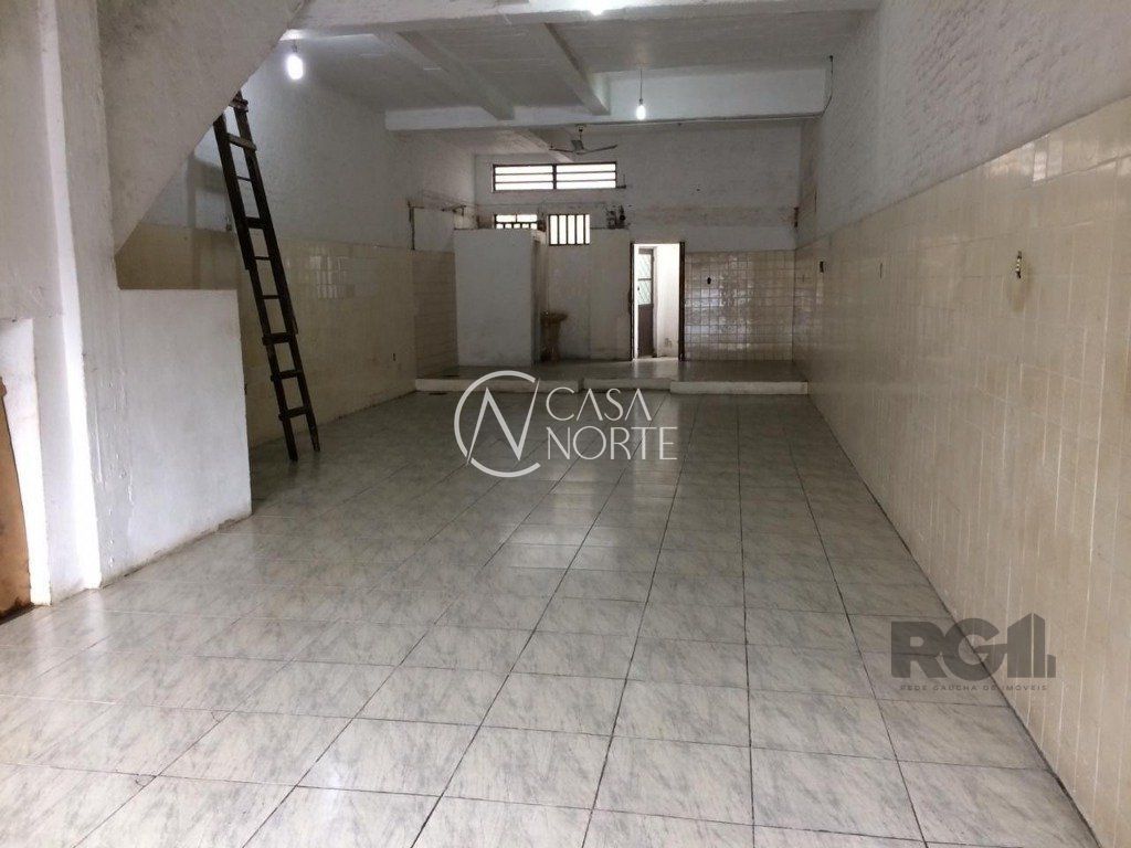 Casa à venda com 3 quartos, 190m², 4 vagas, Avenida Viena no bairro São Geraldo em Porto Alegre