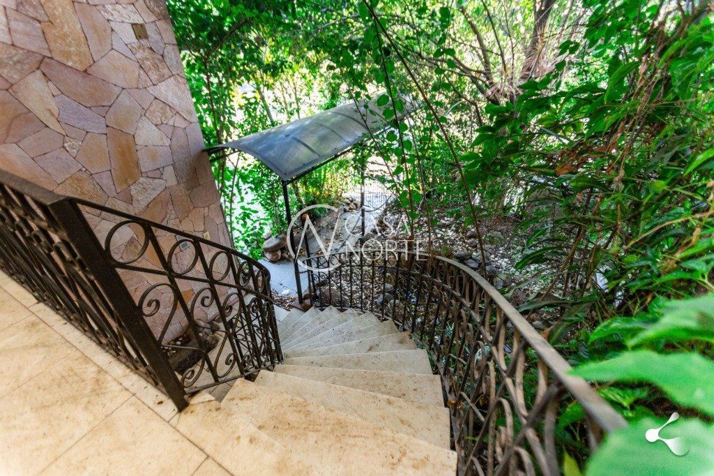 Casa à venda com 3 quartos, 500m², 3 suítes, 4 vagas, Avenida Benno Mentz no bairro Vila Ipiranga em Porto Alegre