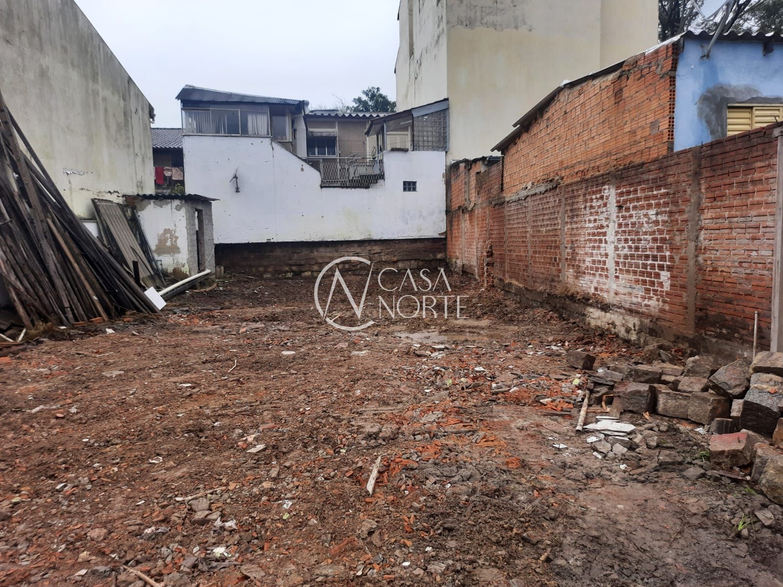 Terreno à venda  com 305m², Rua Francelício Porto no bairro Jardim Sabará em Porto Alegre