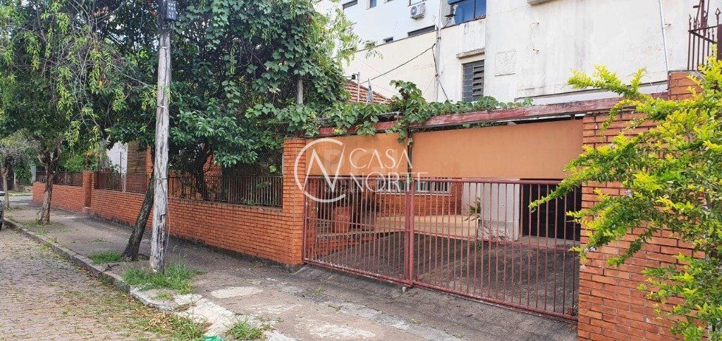 Terreno à venda  com 300m², Rua Azevedo Sodre no bairro Passo da Areia em Porto Alegre