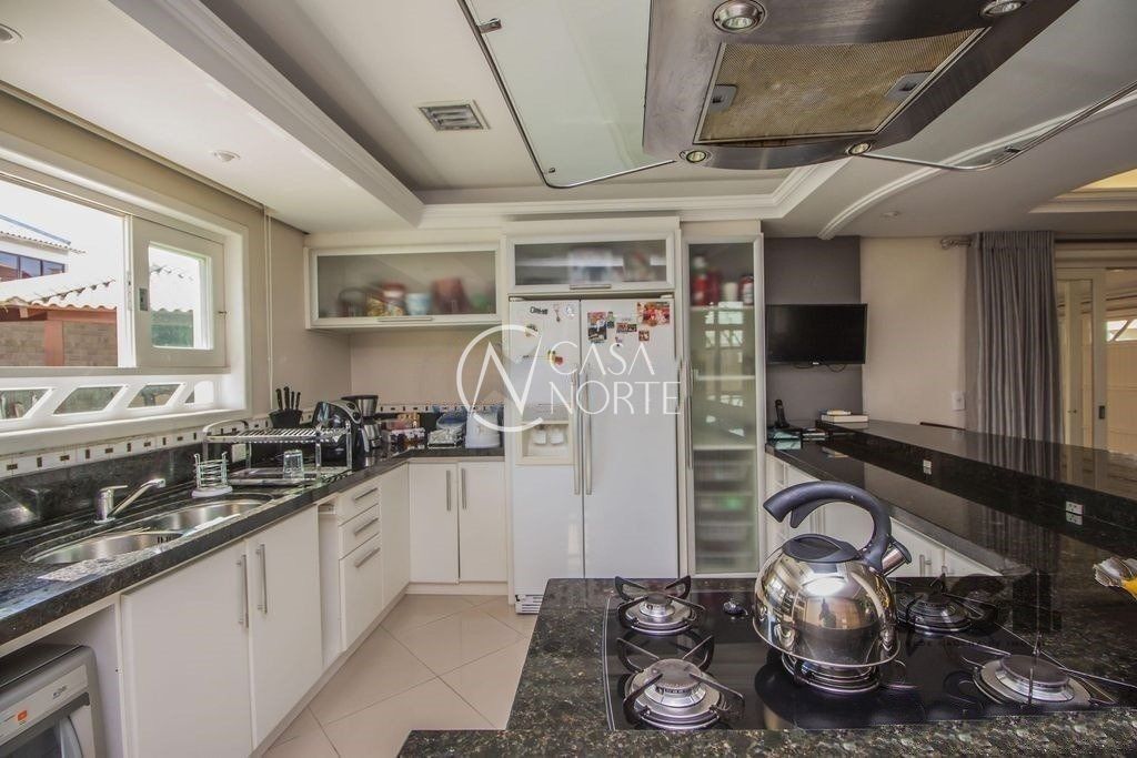 Casa de Condomínio à venda com 4 quartos, 390m², 3 suítes, 4 vagas, Avenida Ecoville no bairro Sarandi em Porto Alegre