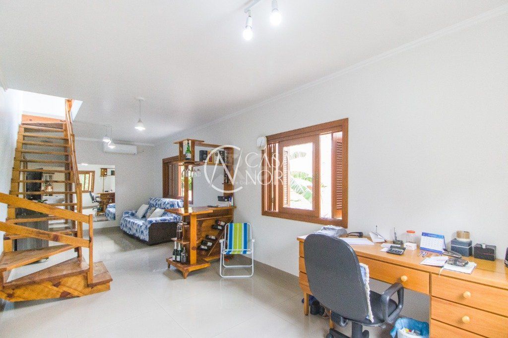 Casa à venda com 5 quartos, 510m², 1 suíte, 10 vagas, Rua Intendente Alfredo Azevedo no bairro Glória em Porto Alegre