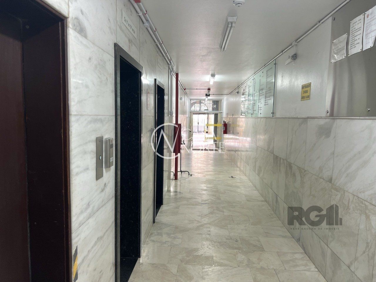 Sala Comercial à venda , 28m², Rua Vigário José Inácio no bairro Centro Histórico em Porto Alegre