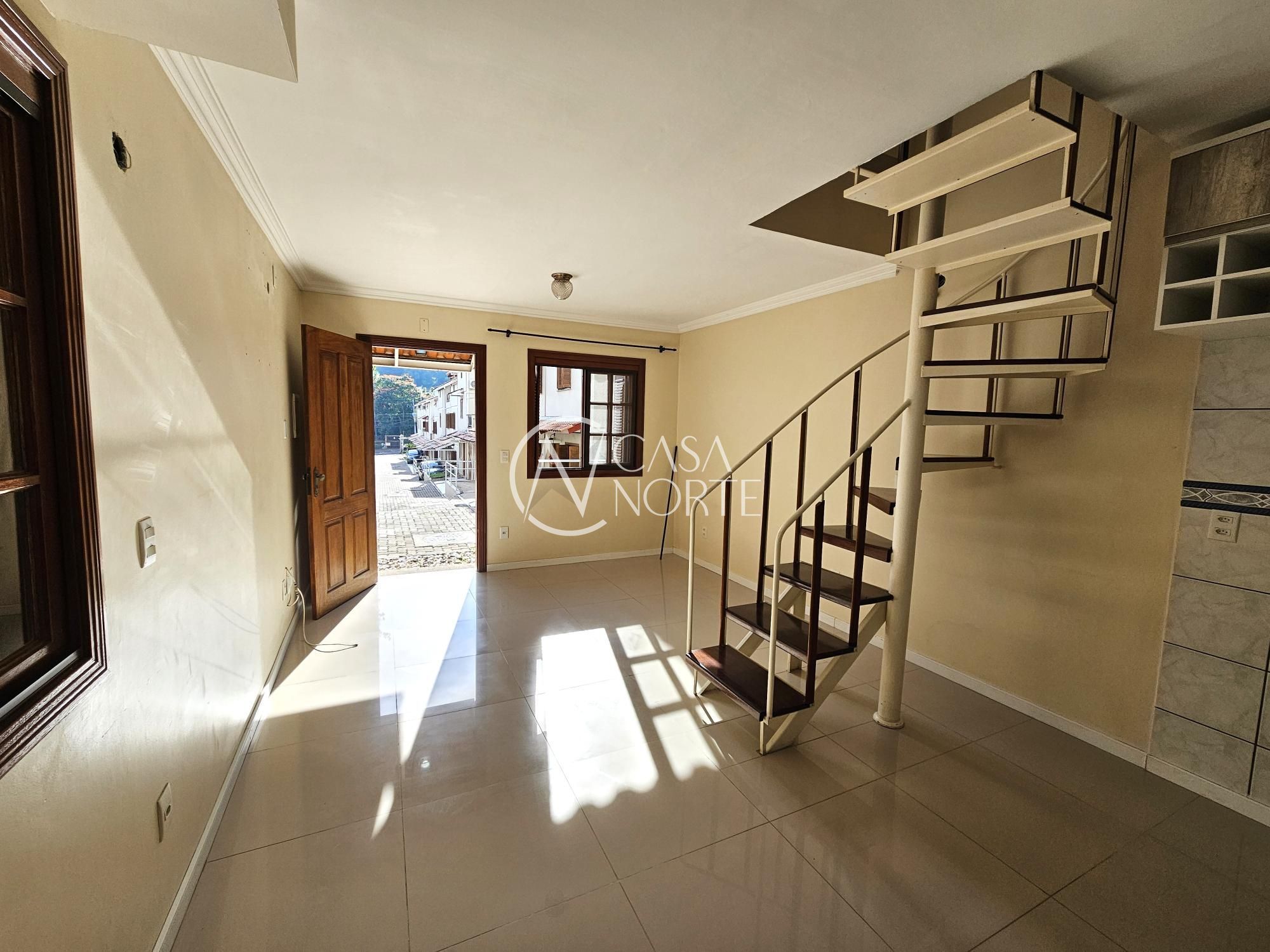 Casa de Condomínio à venda com 3 quartos, 89m², 2 vagas, Rua Professor Carvalho Freitas no bairro Teresópolis em Porto Alegre