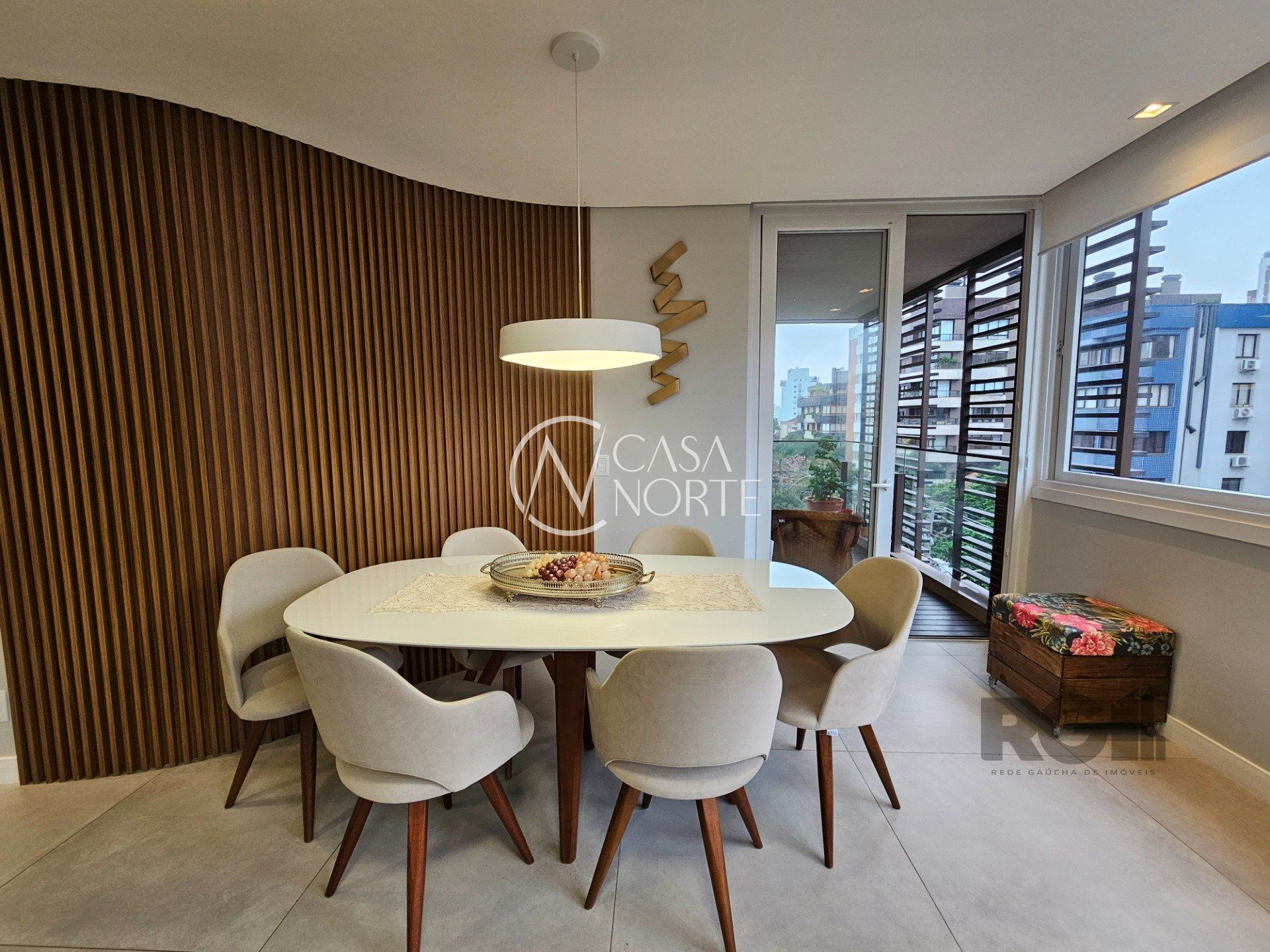 Apartamento à venda com 2 quartos, 104m², 2 suítes, 2 vagas, Rua Professor Fitzgerald no bairro Petrópolis em Porto Alegre