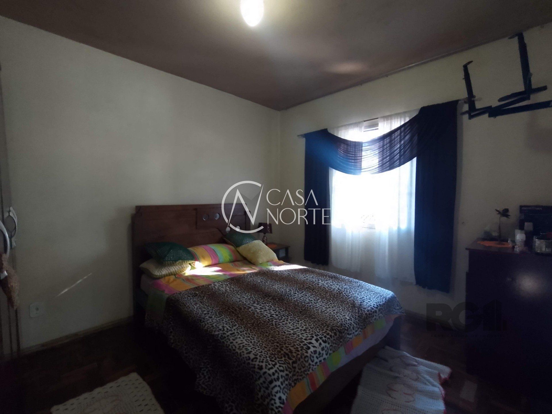 Casa à venda com 3 quartos, 90m², 2 vagas, Rua Alvaro Nicofe no bairro Vila Jardim em Porto Alegre