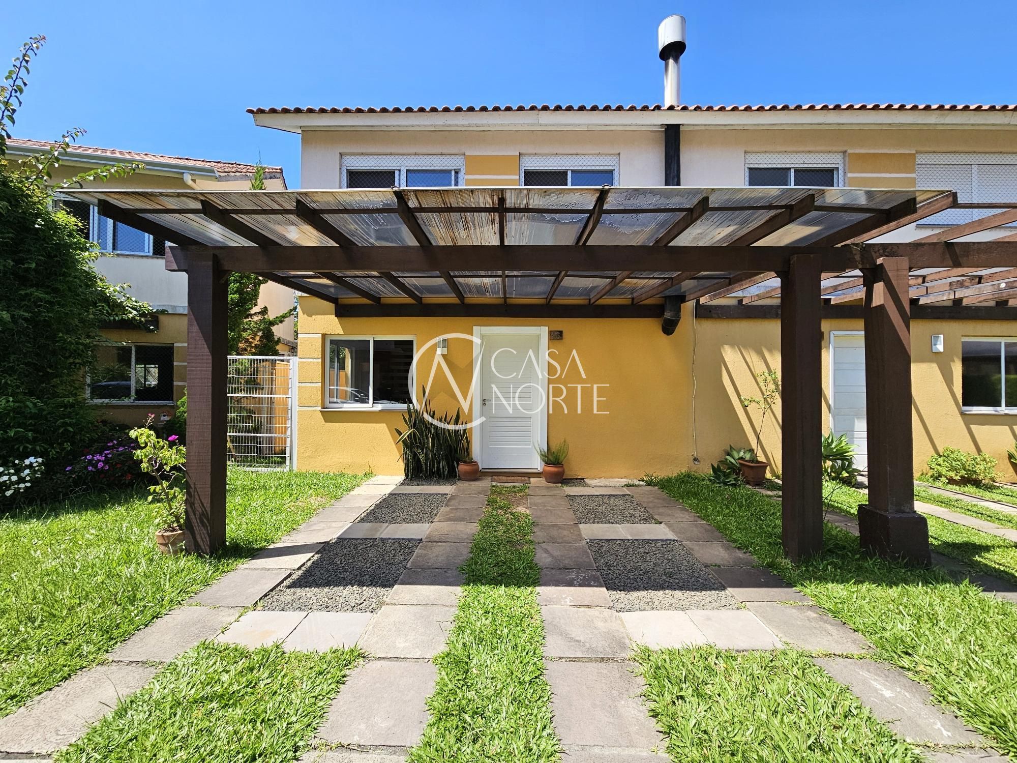 Casa de Condomínio à venda com 3 quartos, 403m², 1 suíte, 2 vagas, Rua Adão Gregory no bairro Protásio Alves em Porto Alegre