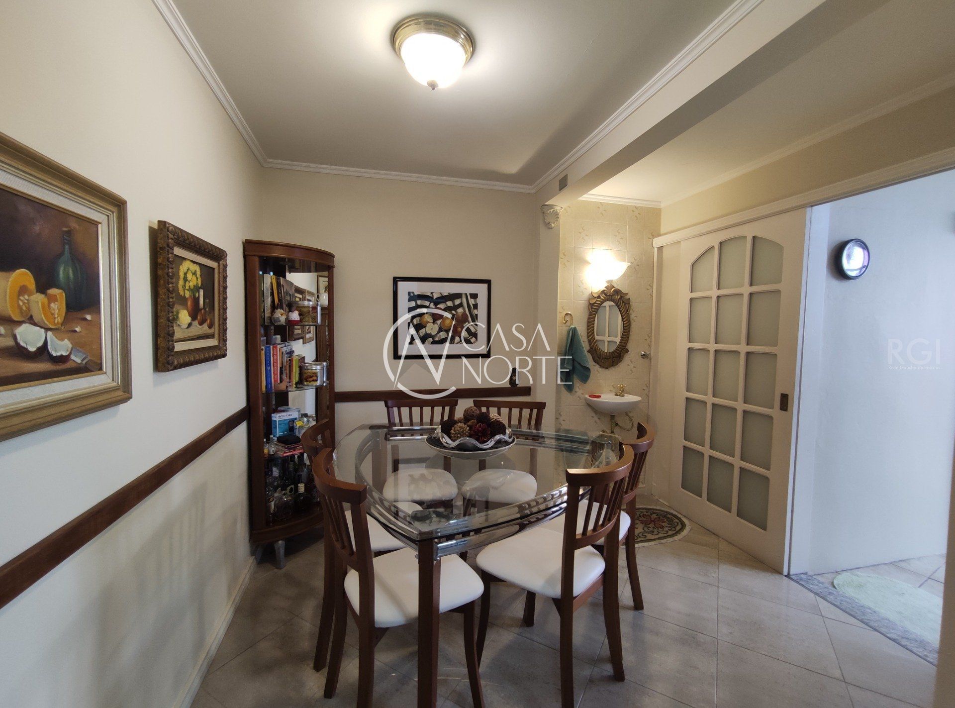 Sobrado à venda com 3 quartos, 200m², 1 suíte, 2 vagas, Rua General Couto de Magalhaes no bairro São João em Porto Alegre