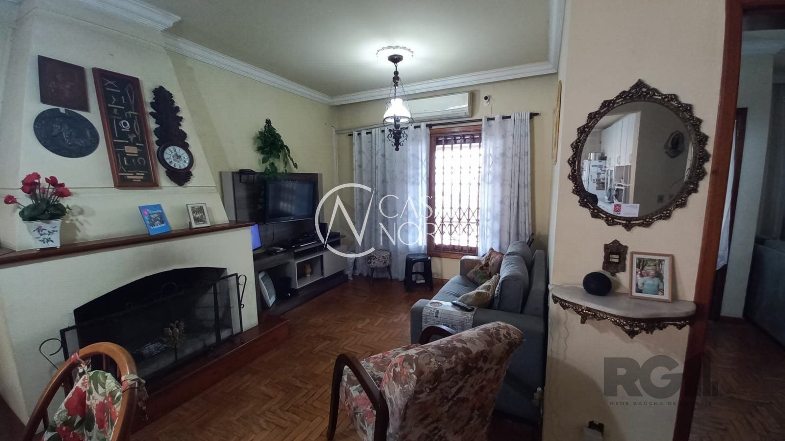 Casa à venda com 3 quartos, 467m², 1 suíte, 3 vagas, Rua Alfredo Ferreira Rodrigues no bairro Bom Jesus em Porto Alegre