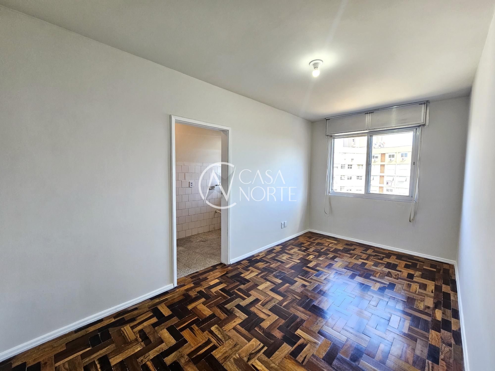 Apartamento à venda com 2 quartos, 56m², 1 vaga, Rua Moyses Antunes da Cunha no bairro Santo Antônio em Porto Alegre