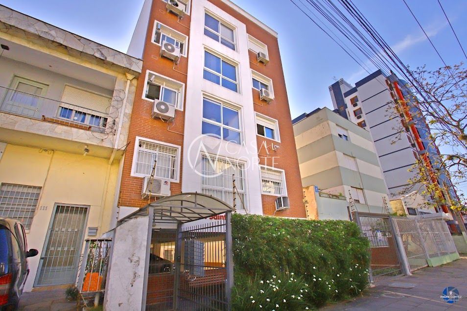 Apartamento à venda com 2 quartos, 55m², 1 vaga, Rua Líbero Badaró no bairro Passo da Areia em Porto Alegre