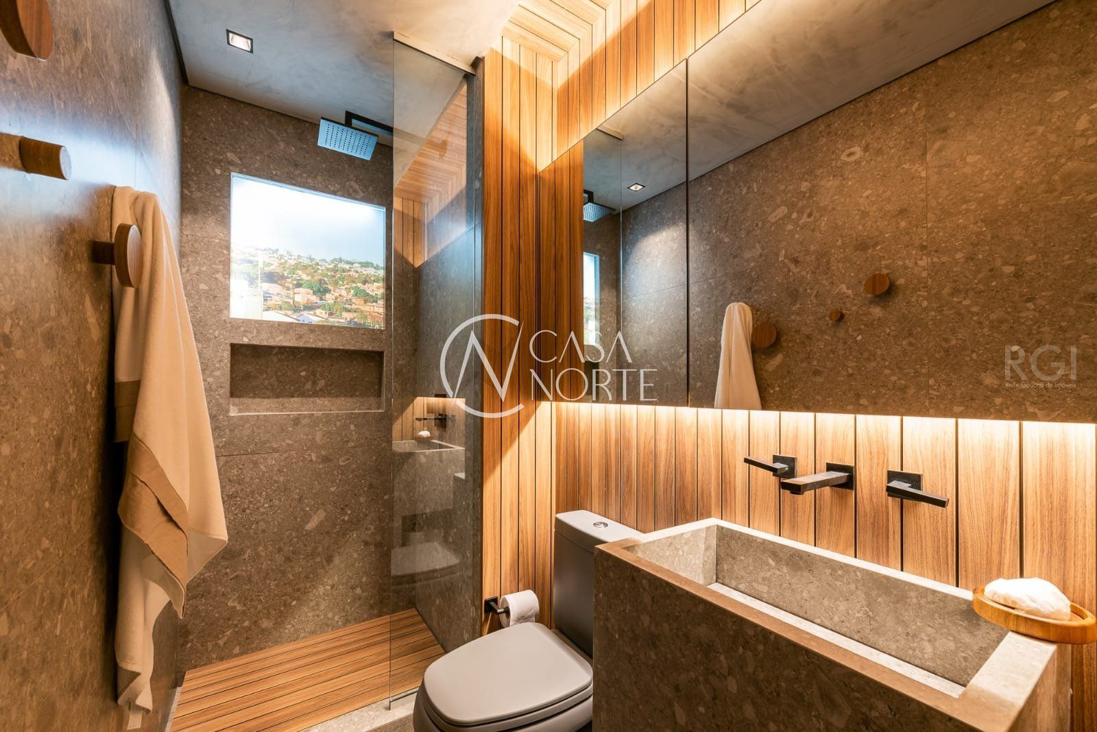 Apartamento à venda com 3 quartos, 70m², 1 suíte, 1 vaga, Rua Graciliano Ramos no bairro Jardim do Salso em Porto Alegre