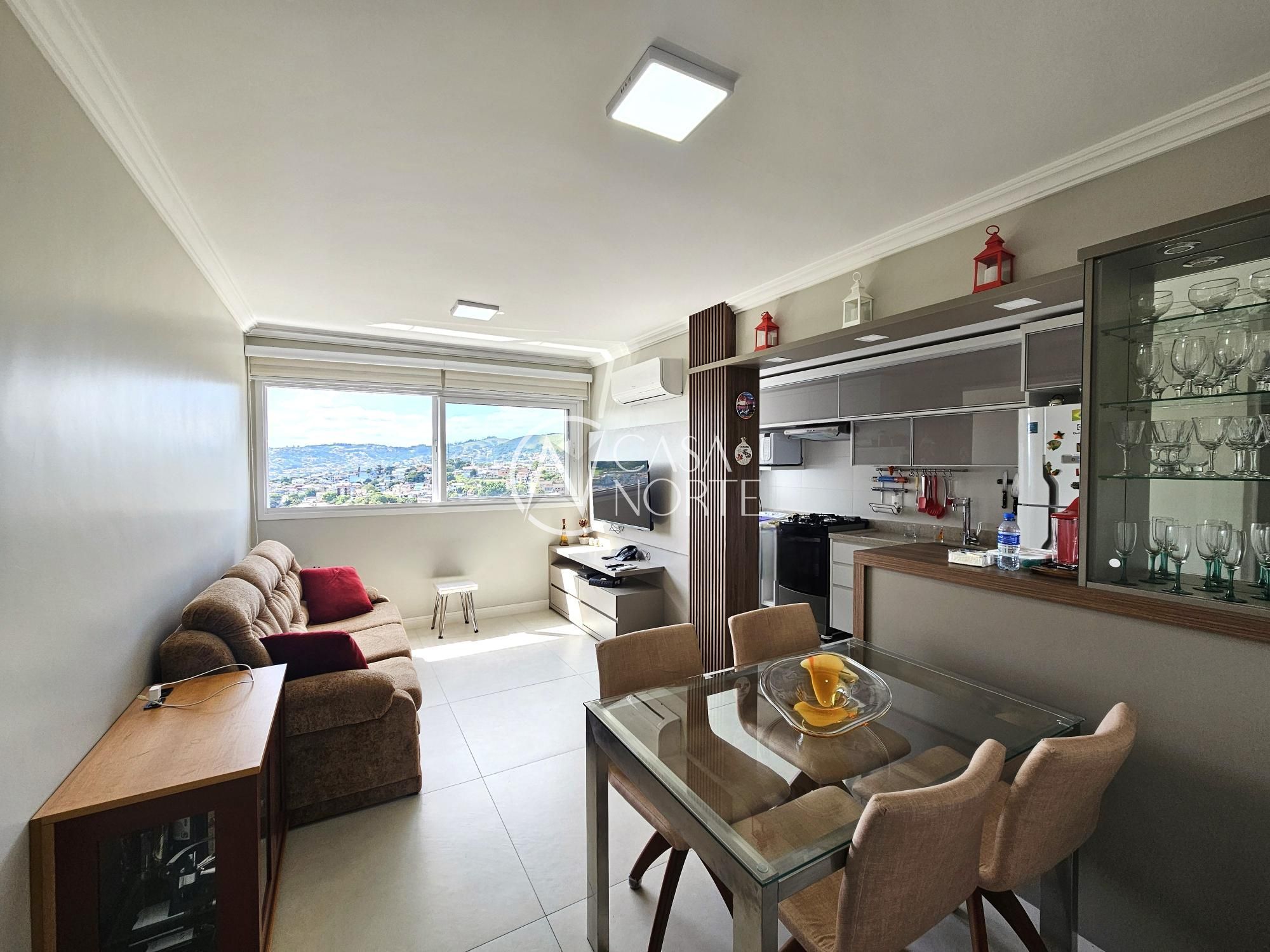 Apartamento à venda com 2 quartos, 57m², 1 suíte, 1 vaga, Joaquim Cruz no bairro Santo Antônio em Porto Alegre