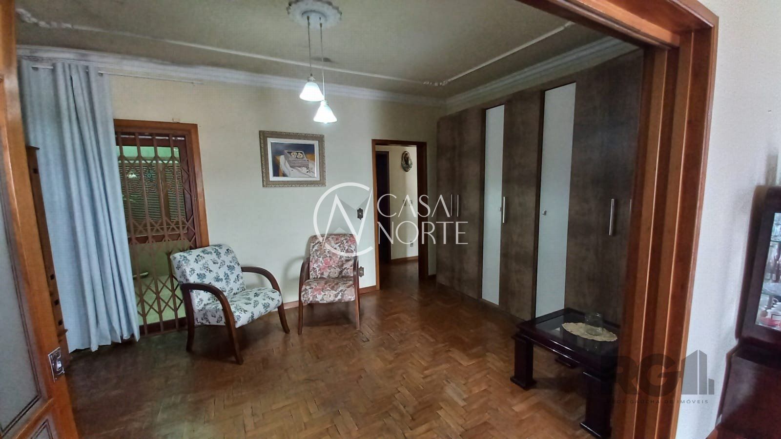 Casa à venda com 3 quartos, 467m², 1 suíte, 3 vagas, Rua Alfredo Ferreira Rodrigues no bairro Bom Jesus em Porto Alegre