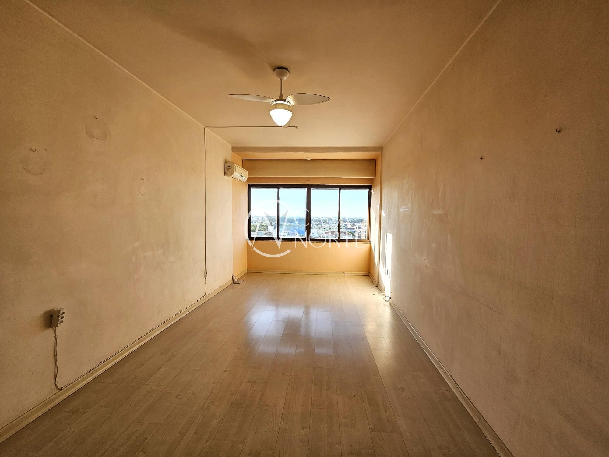 Apartamento à venda com 3 quartos, 71m², Avenida Cristóvão Colombo no bairro Moinhos de Vento em Porto Alegre