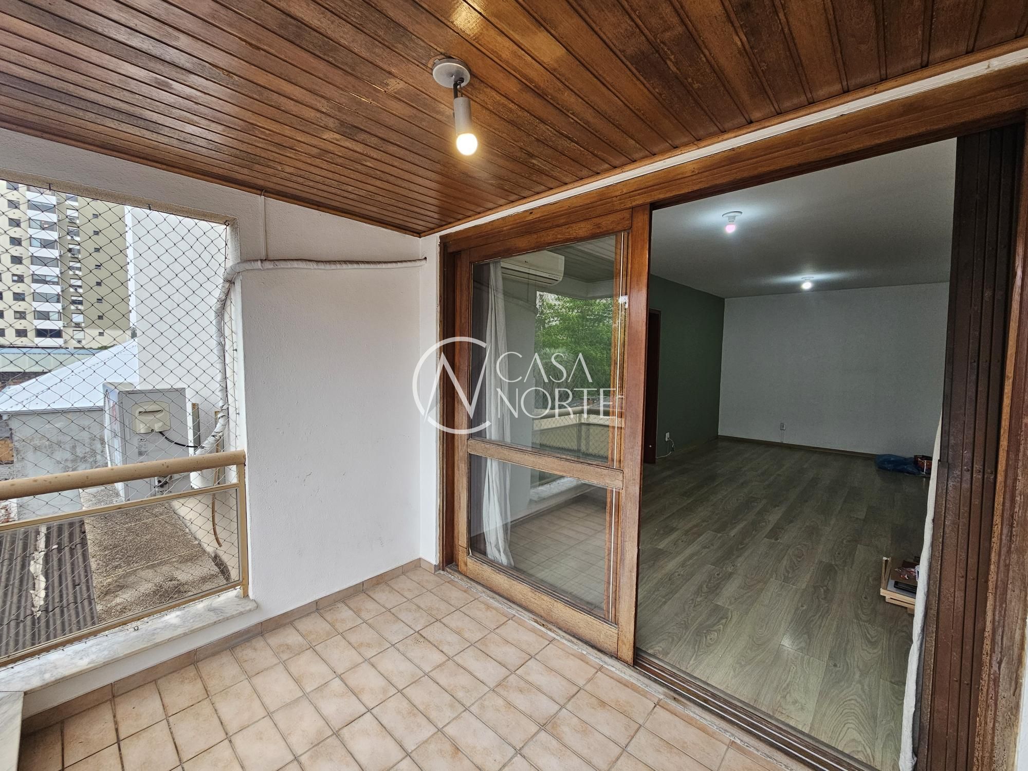 Apartamento à venda com 2 quartos, 77m², 1 vaga, Rua José do Patrocínio no bairro Cidade Baixa em Porto Alegre