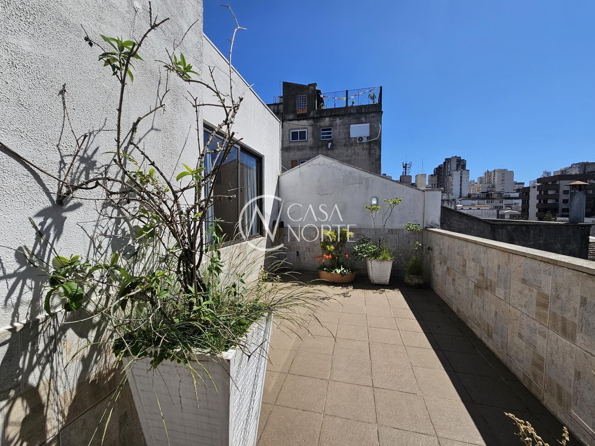 Cobertura à venda com 3 quartos, 168m², 1 suíte, 1 vaga, Rua Tomaz Flores no bairro Bom Fim em Porto Alegre