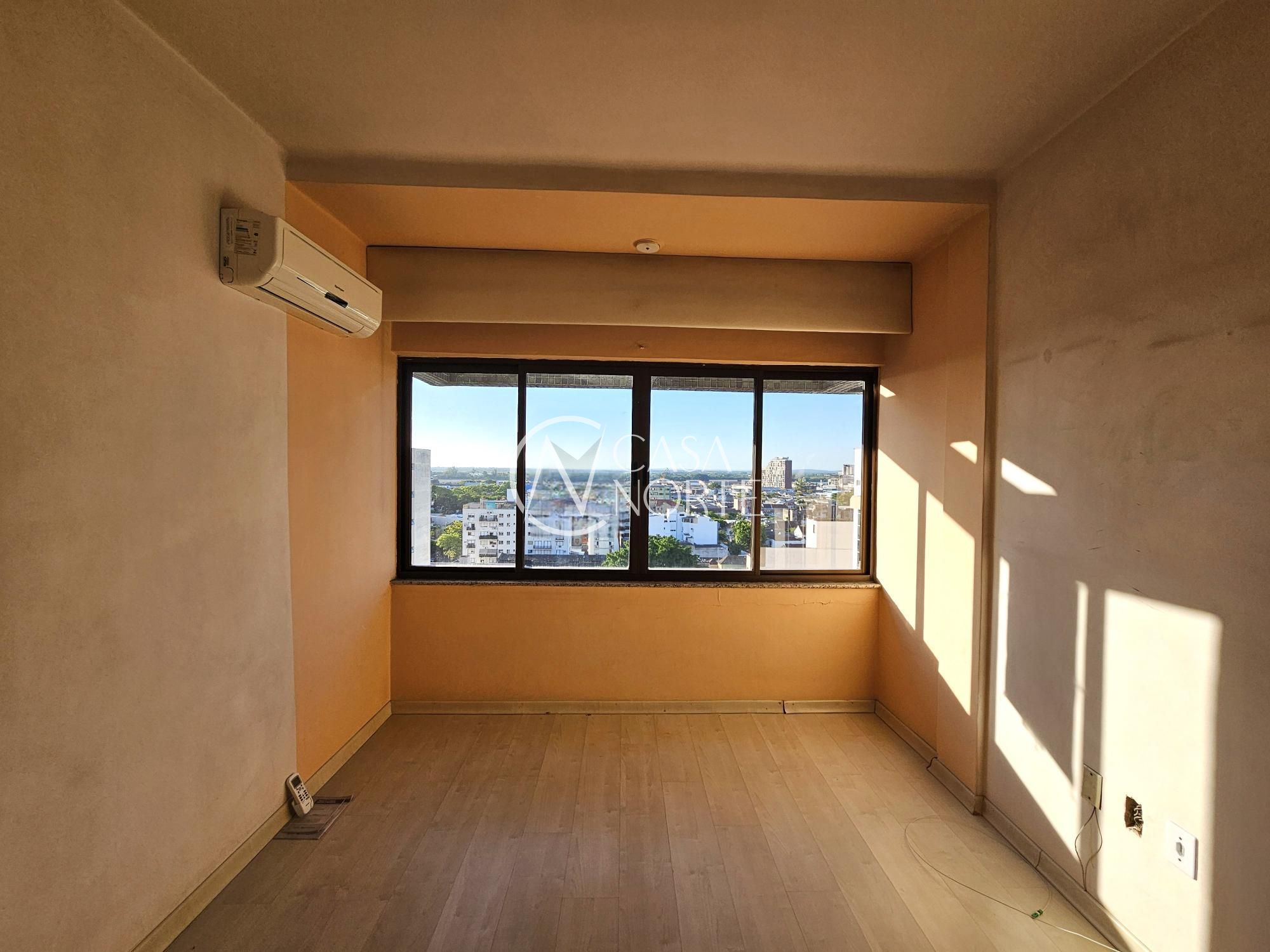 Apartamento à venda com 3 quartos, 71m², Avenida Cristóvão Colombo no bairro Moinhos de Vento em Porto Alegre