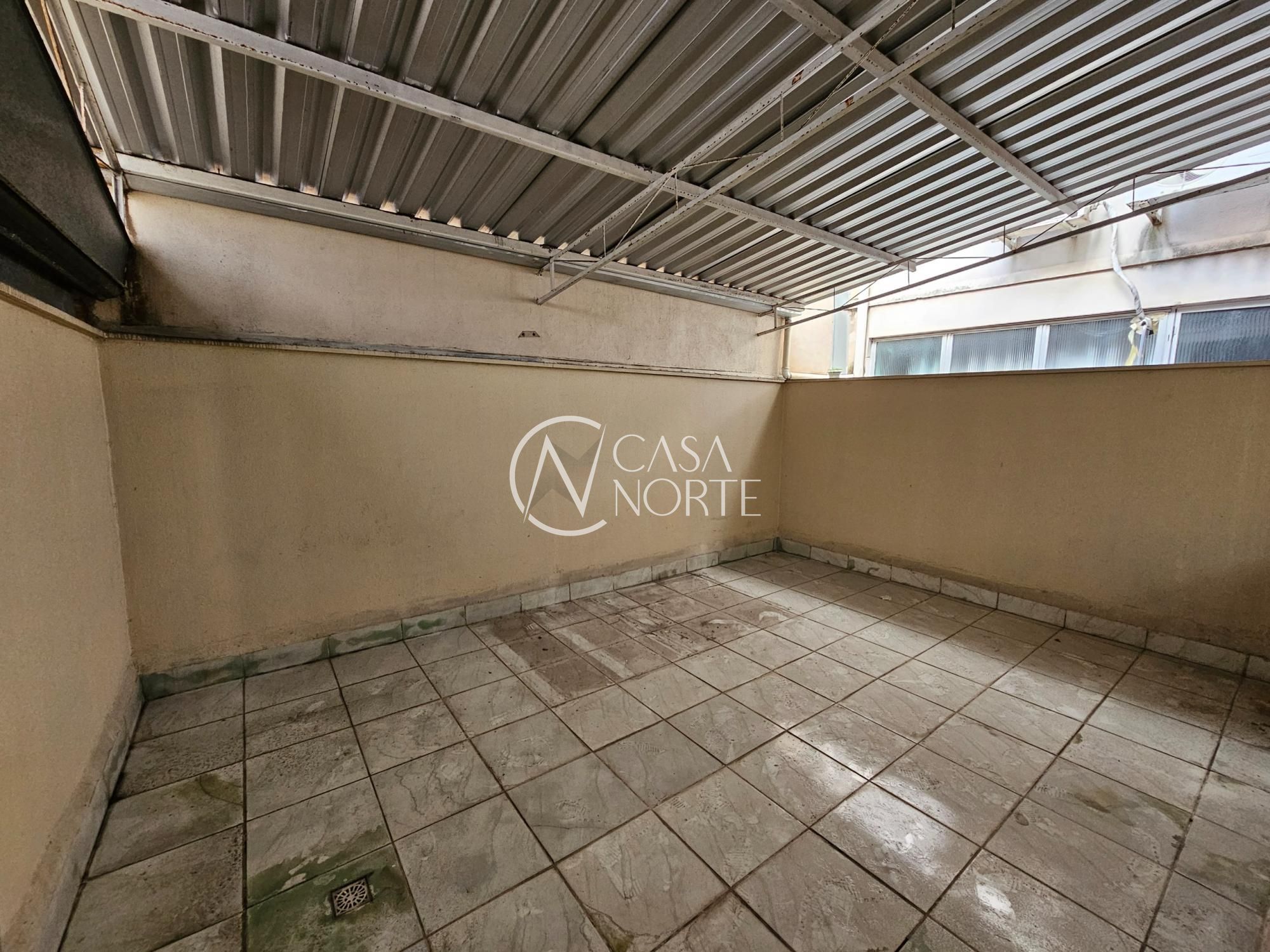 Sala Comercial à venda com 1 quarto, 53m², Avenida Cristóvão Colombo no bairro Moinhos de Vento em Porto Alegre