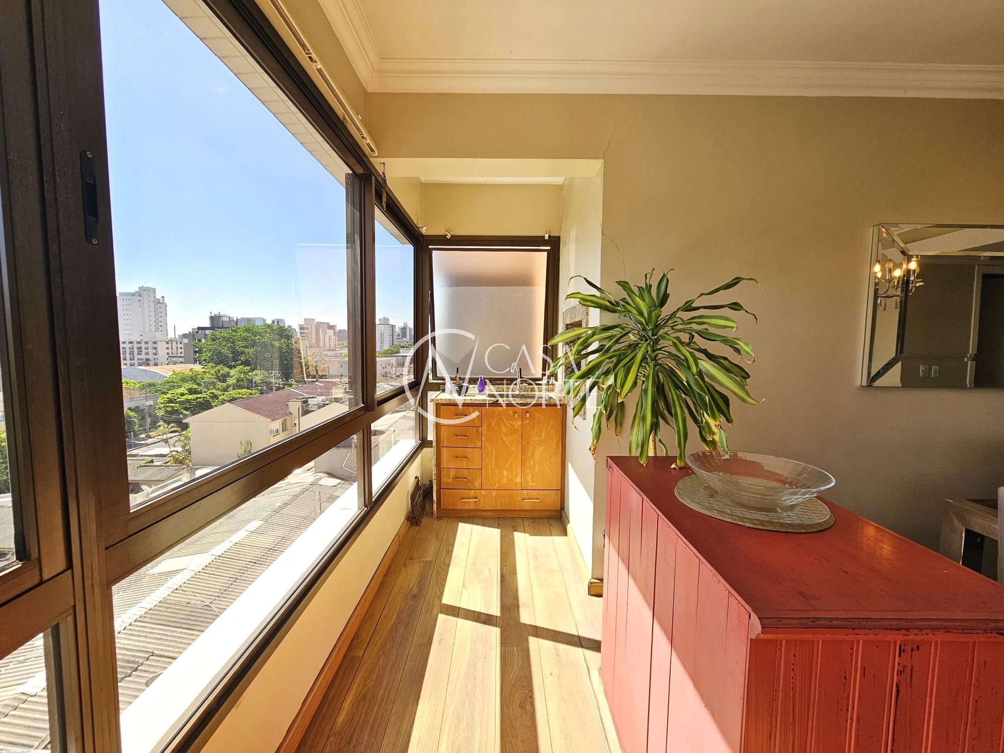 Apartamento à venda com 3 quartos, 98m², 1 suíte, 2 vagas, Rua Costa no bairro Menino Deus em Porto Alegre