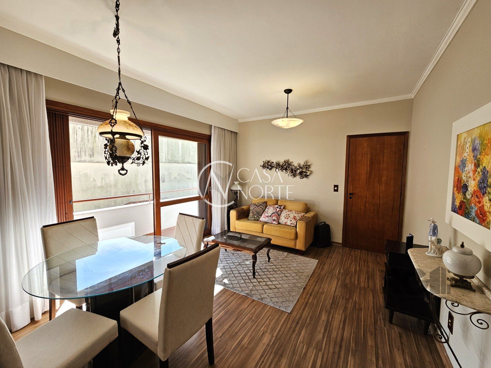 Apartamento à venda com 2 quartos, 76m², 1 suíte, 1 vaga, Rua Santo Antônio no bairro Bom Fim em Porto Alegre