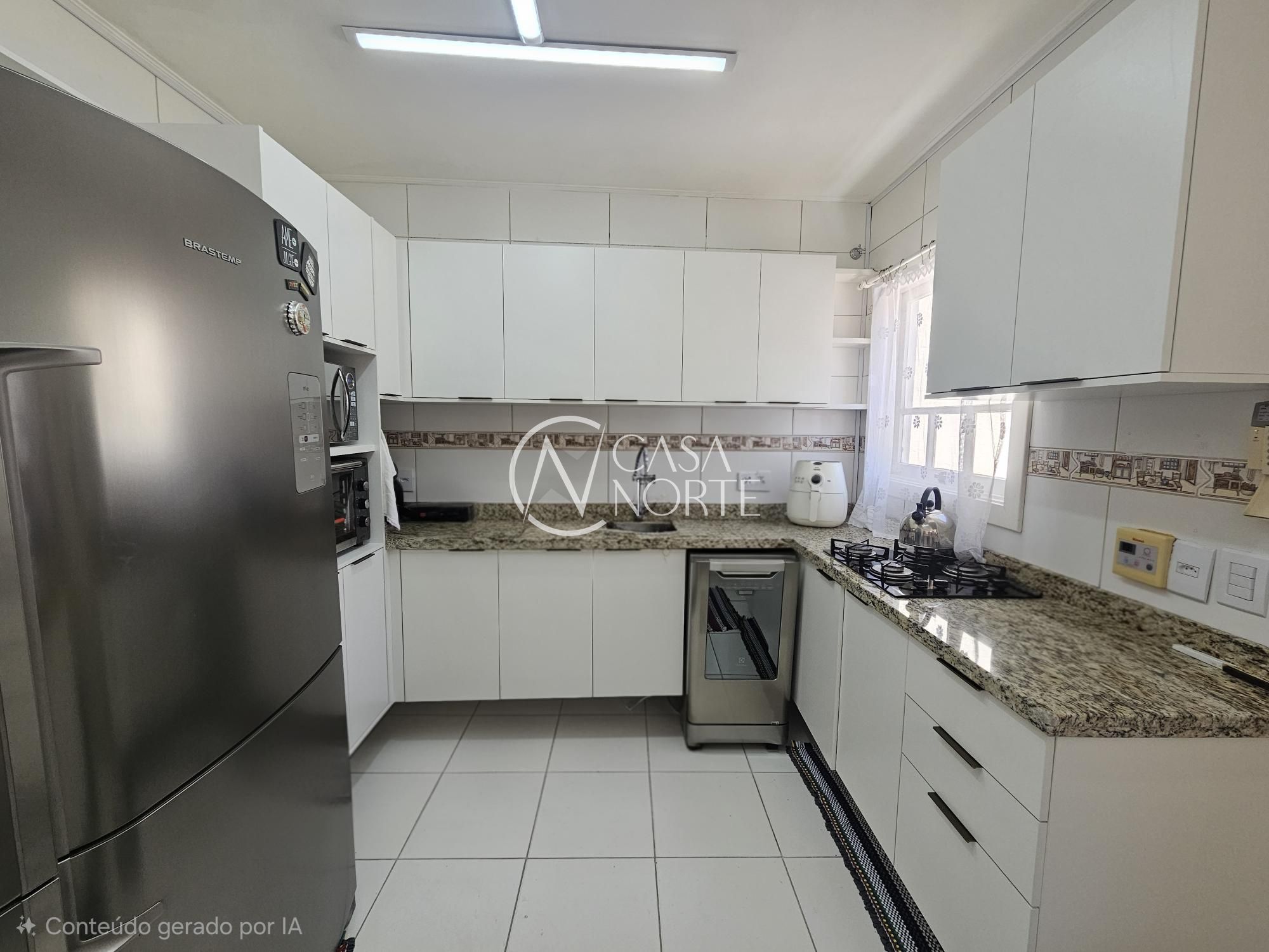 Sobrado à venda com 4 quartos, 280m², 3 suítes, 3 vagas, Rua Israel no bairro Vila Jardim em Porto Alegre