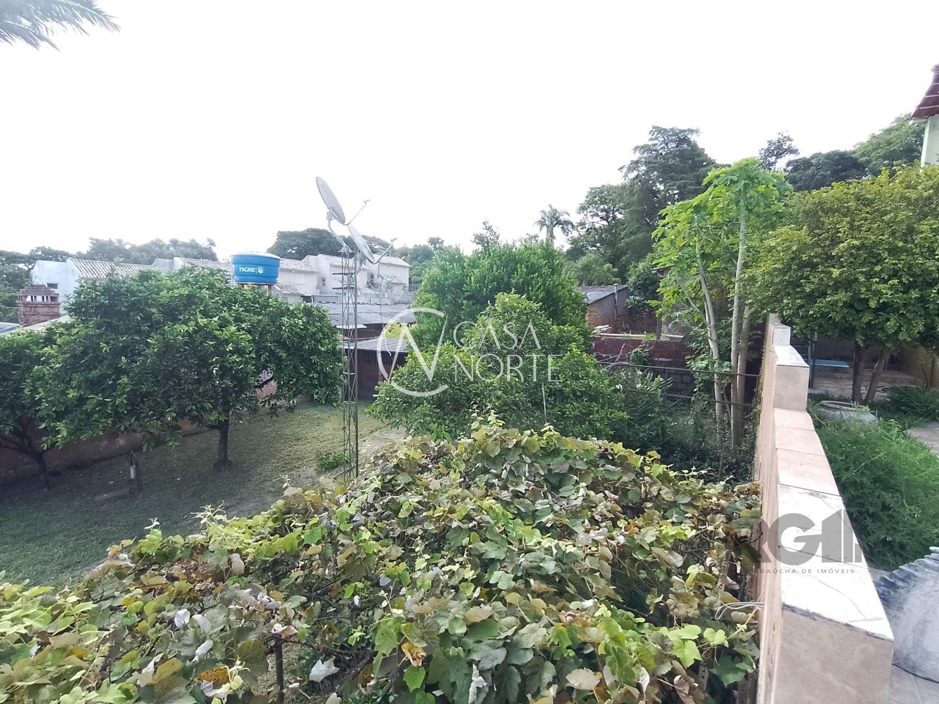 Terreno à venda  com 540m², Rua dos Guananas no bairro Espírito Santo em Porto Alegre