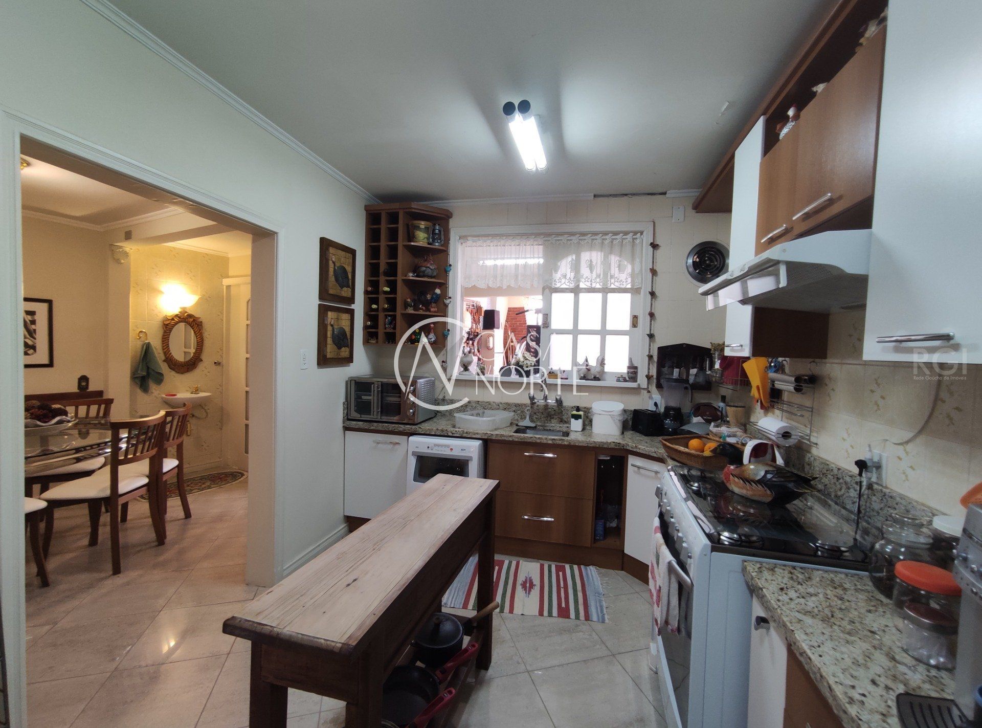 Sobrado à venda com 3 quartos, 200m², 1 suíte, 2 vagas, Rua General Couto de Magalhaes no bairro São João em Porto Alegre