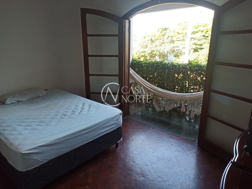 Casa à venda com 3 quartos, 150m², 1 vaga, Rua Santa Maria no bairro Vila São José em Porto Alegre